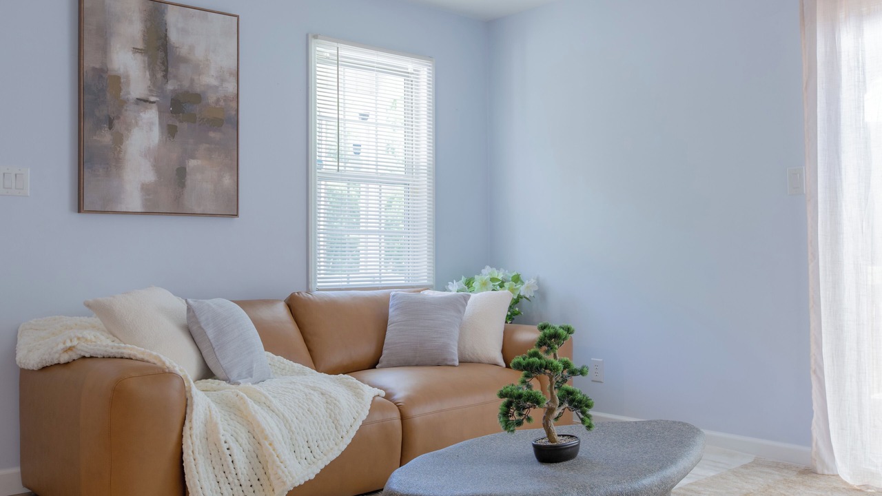 Photo of Livingroom in Midway