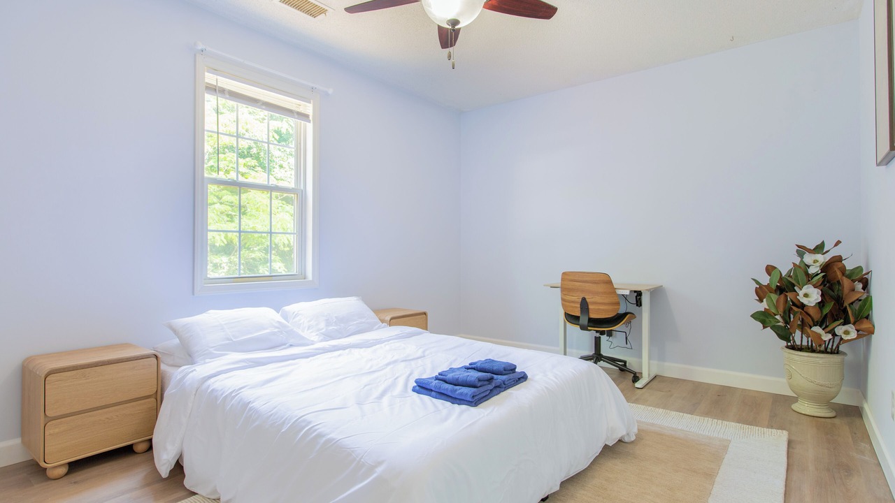 Photo of Bedroom in Midway