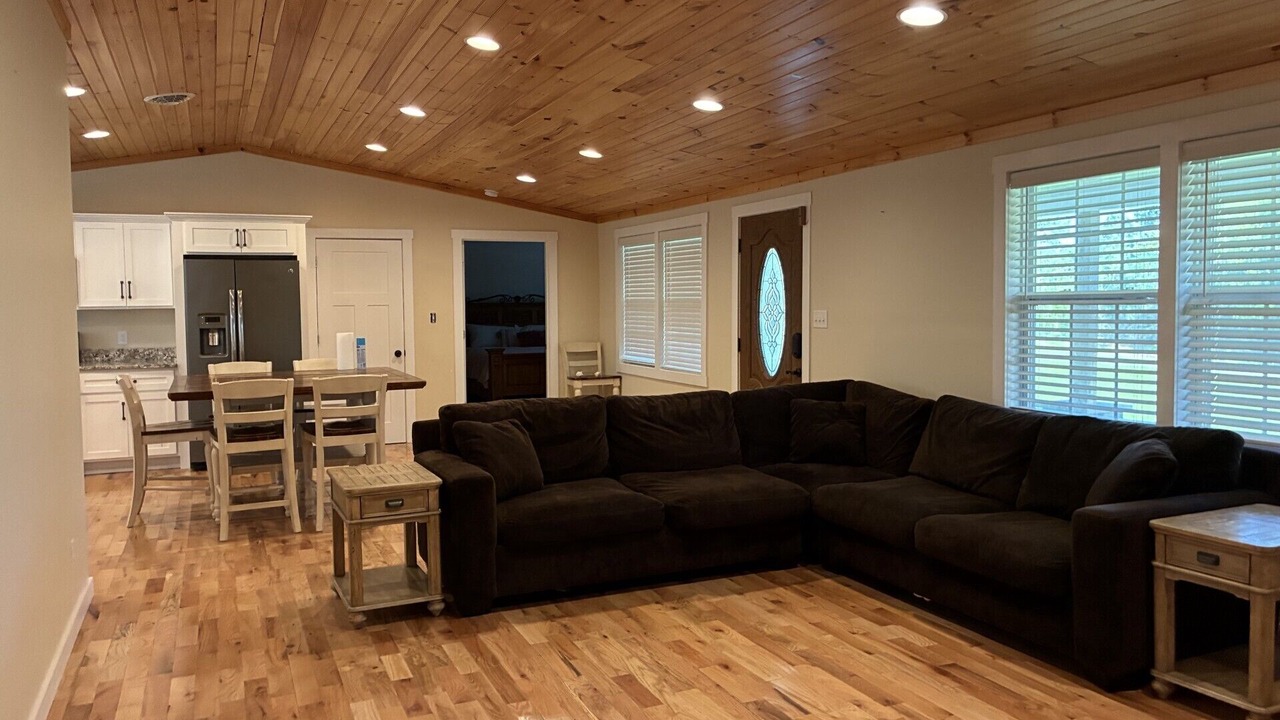 Photo of Livingroom in Bee Spring