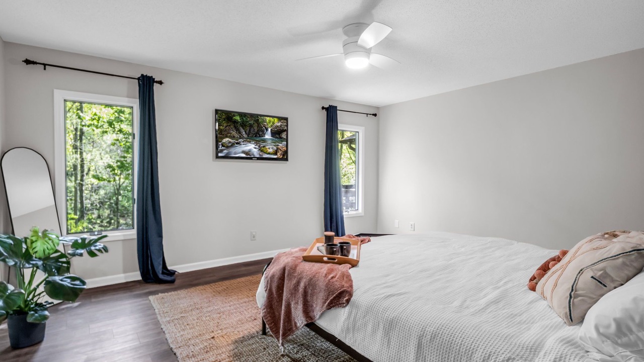 Photo of Bedroom in Hendersonville
