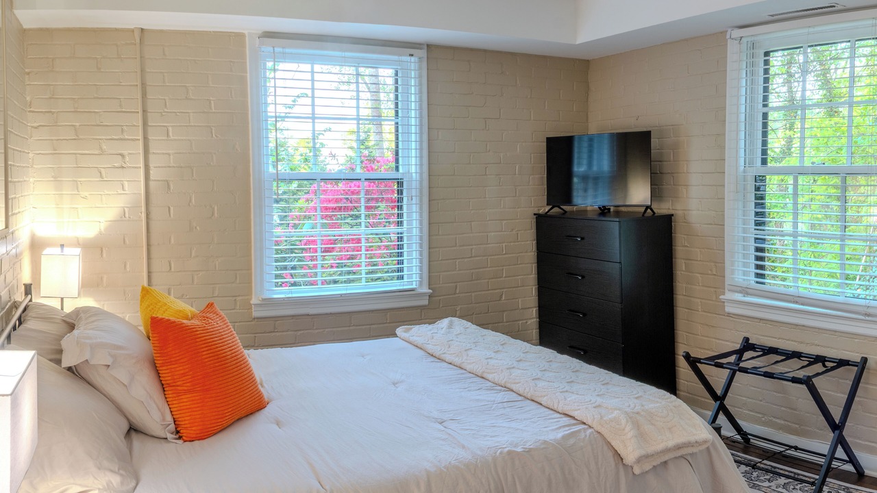 Photo of Bedroom in Laurel Park