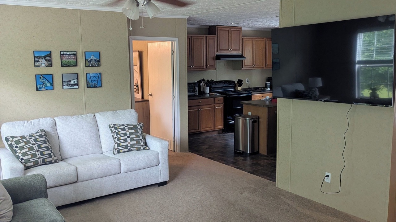 Photo of Livingroom in Cullowhee