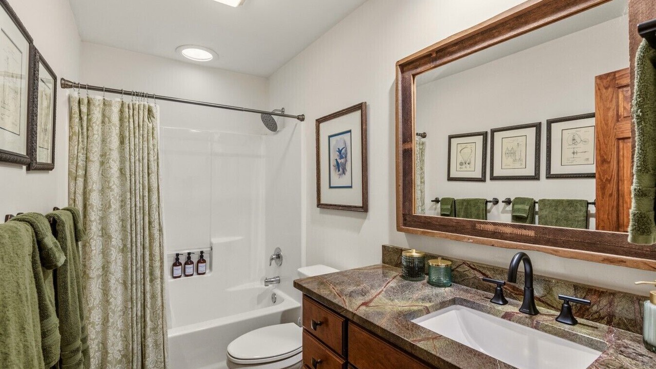 Photo of Bathroom in Arden
