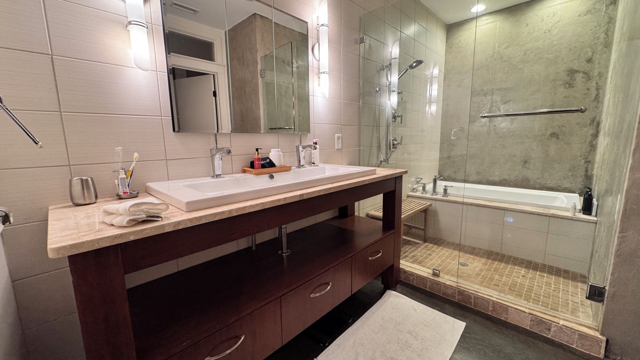 Photo of Bathroom in Sunset