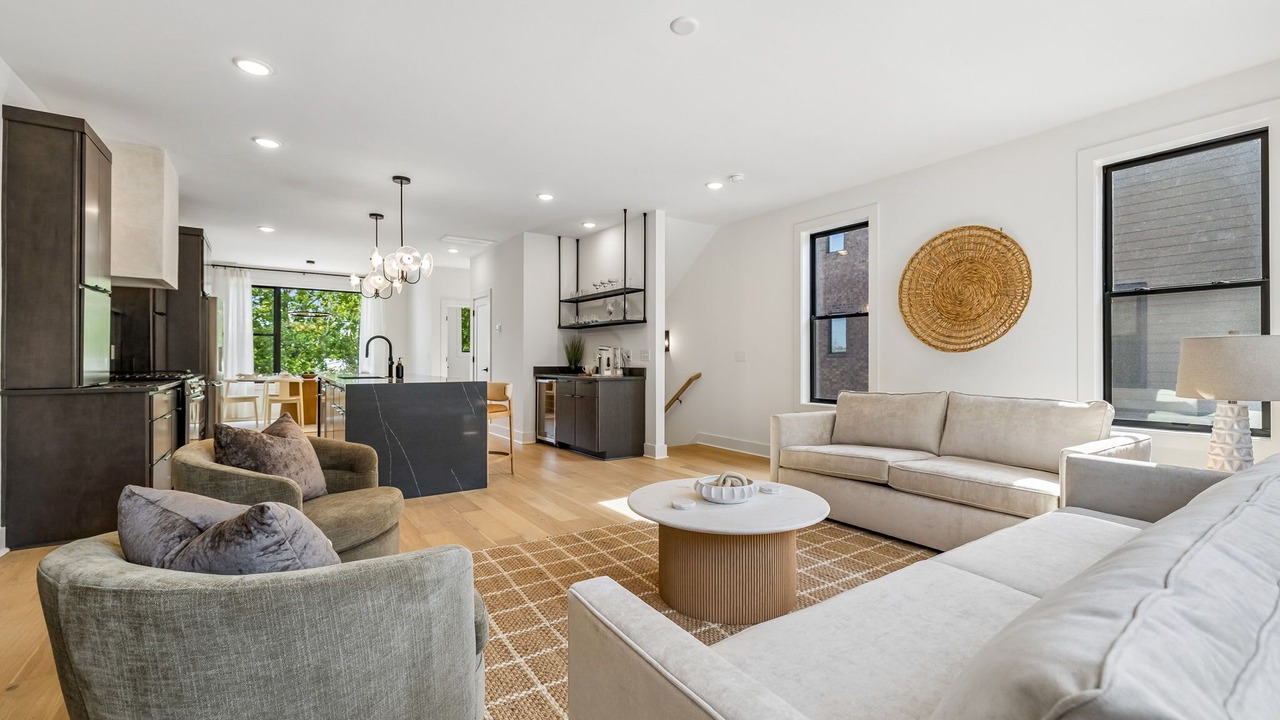 Photo of Bedroom in Hurwood Heights