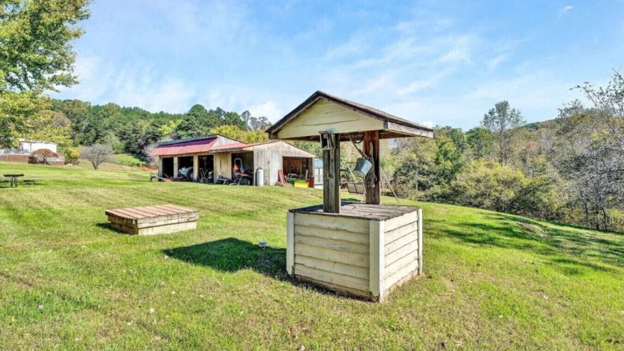 Photo of Outdoor in Burnt Chimney