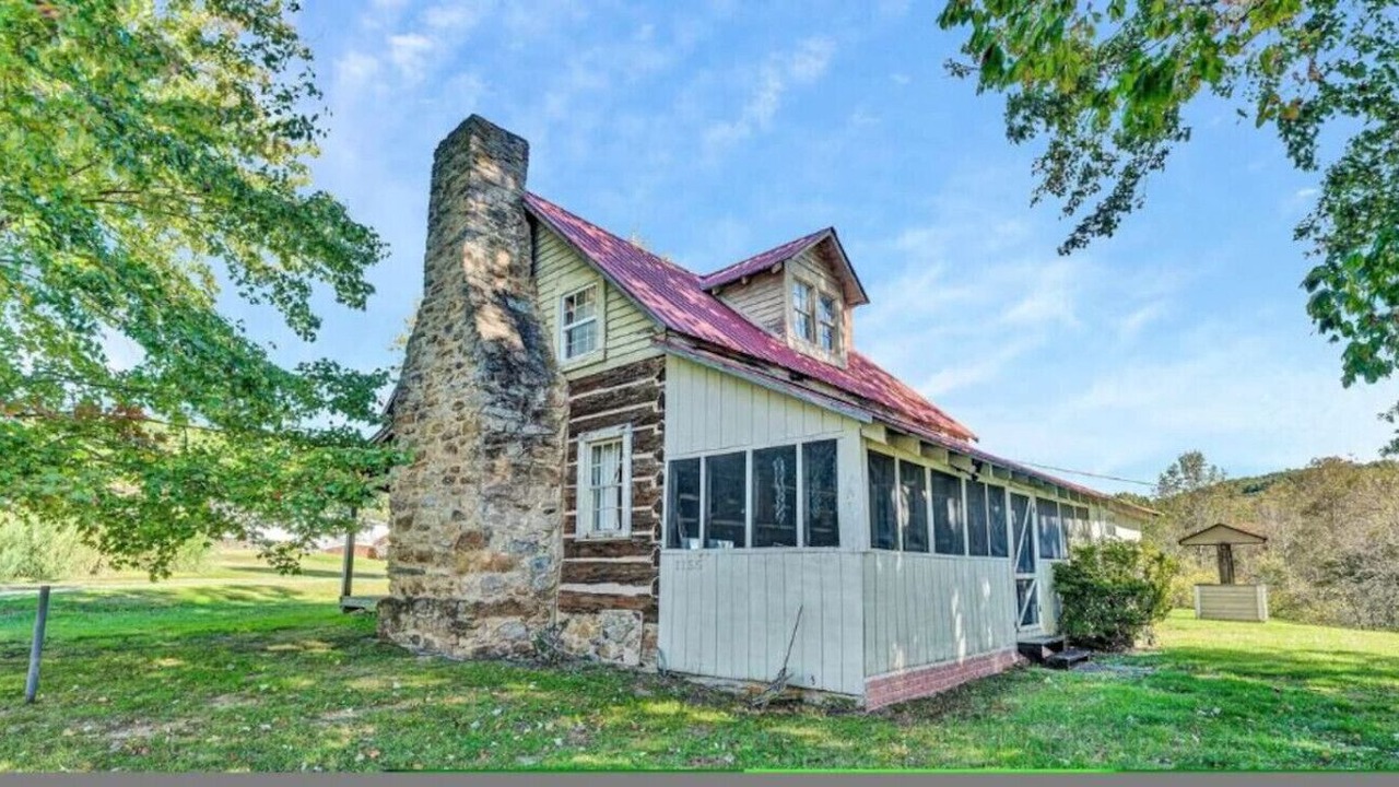 Photo of Outdoor in Burnt Chimney