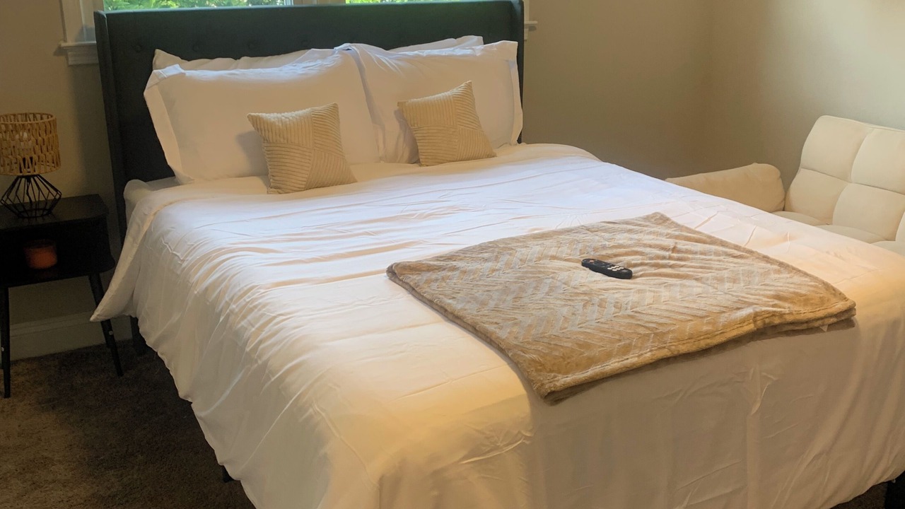 Photo of Bedroom in Villa Heights