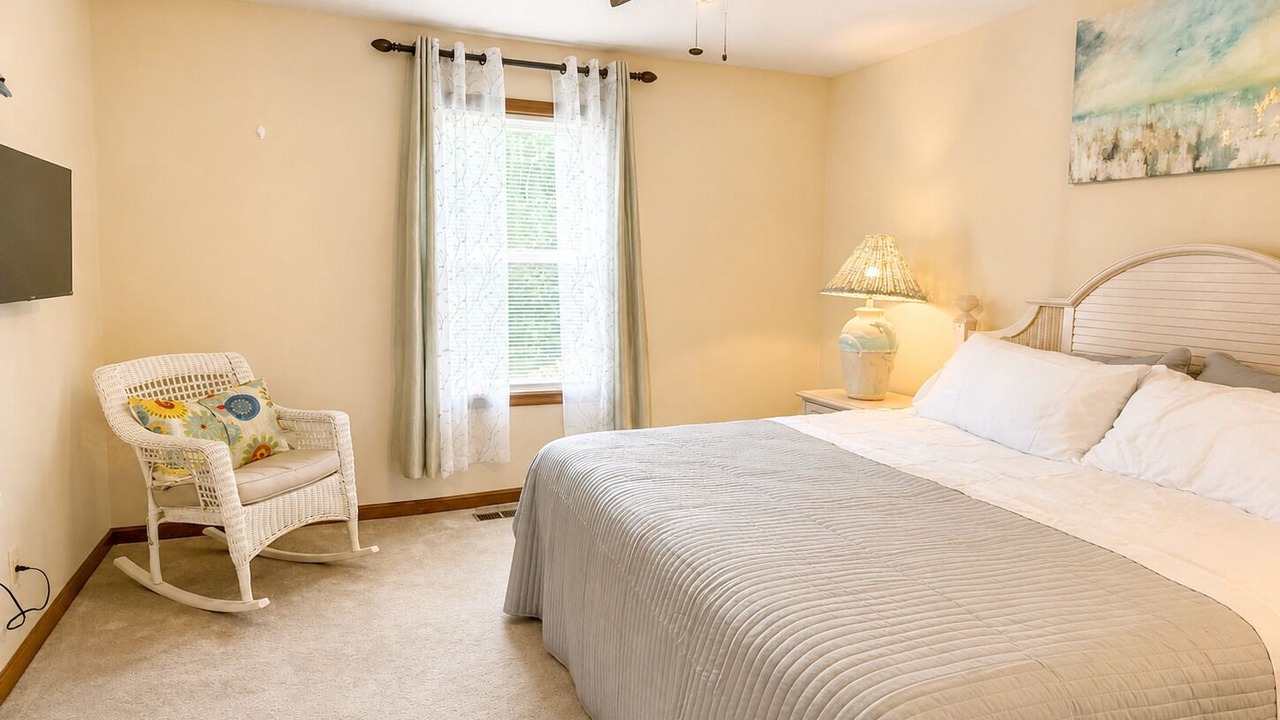 Photo of Bedroom in Myrtle Grove