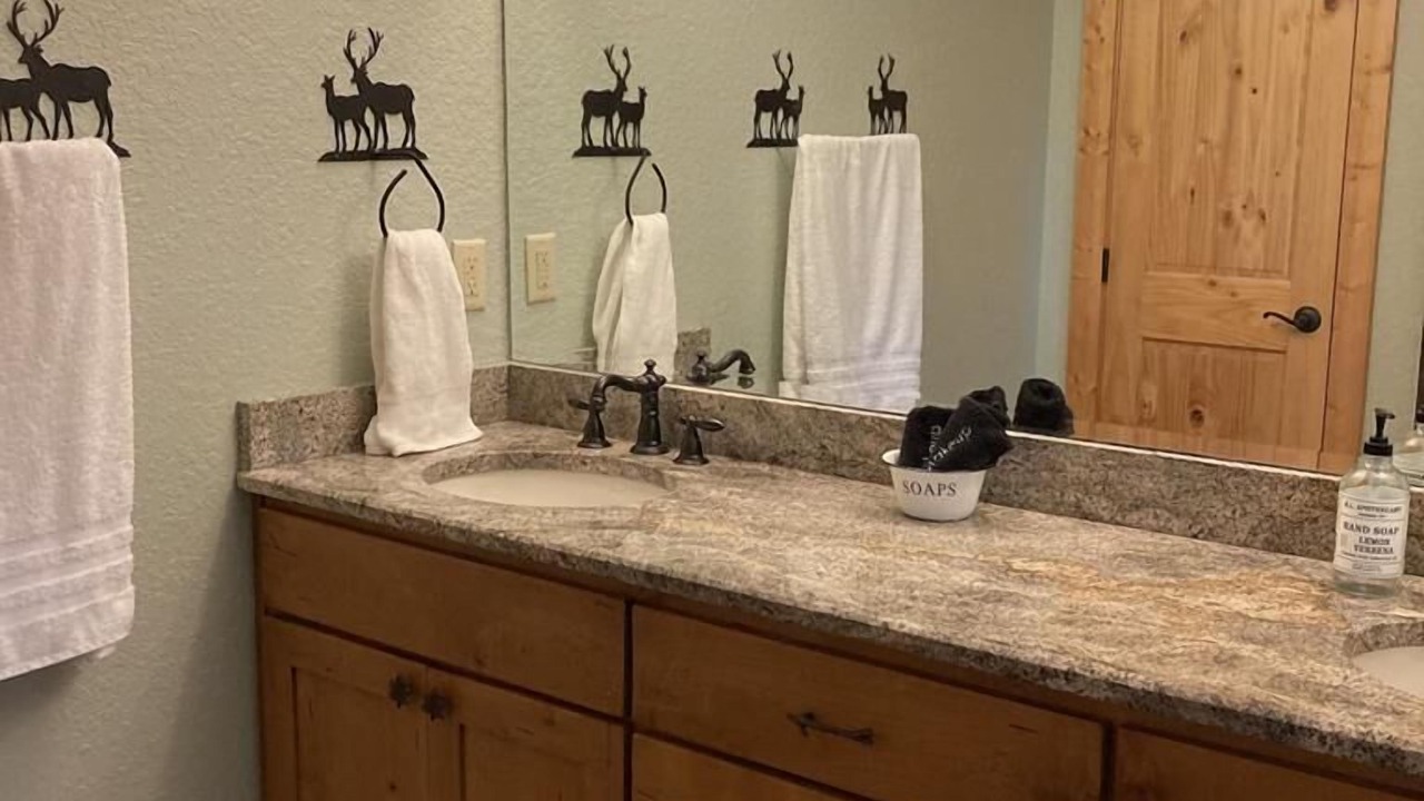 Photo of Bathroom in Cataloochee Ranch
