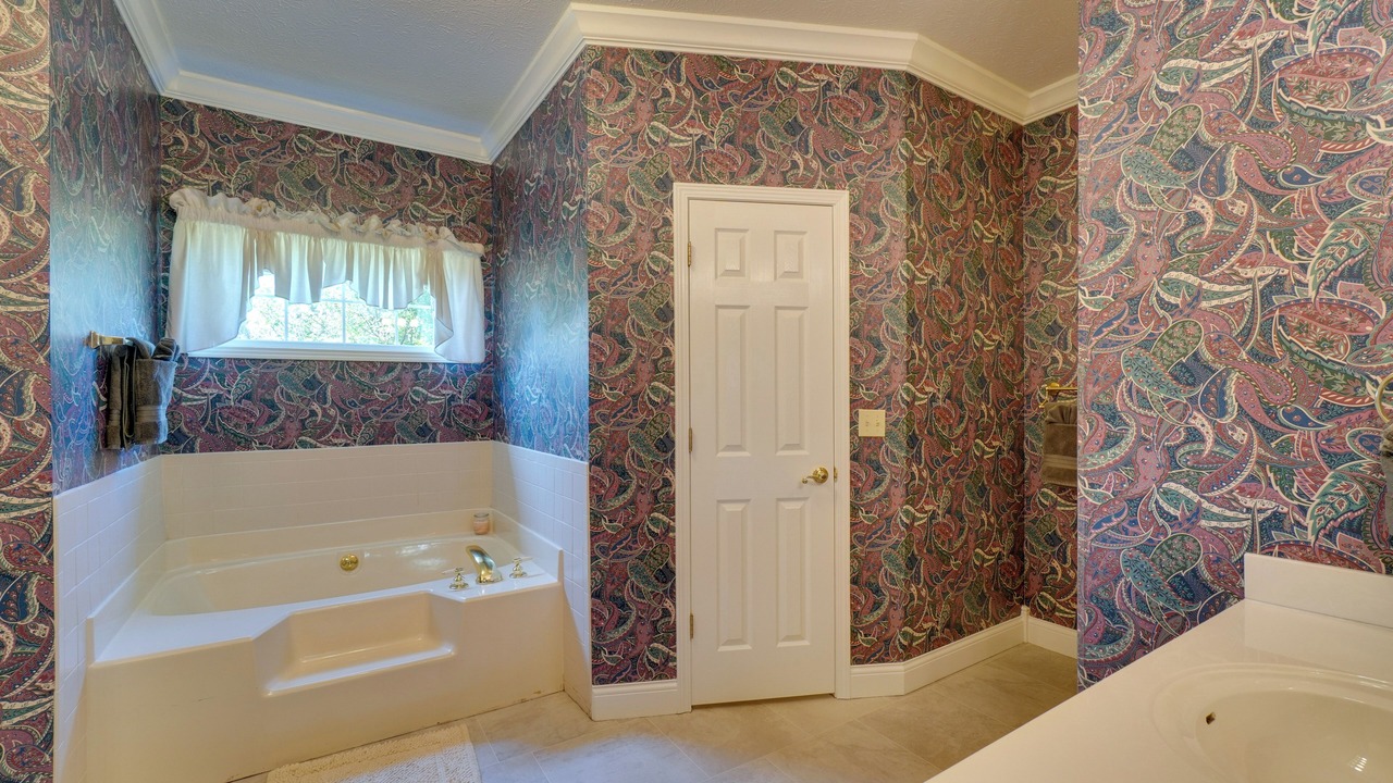 Photo of Bathroom in Byrdstown