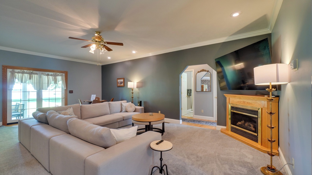 Photo of Livingroom in Byrdstown