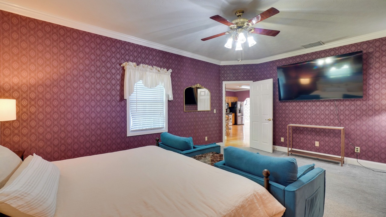 Photo of Bedroom in Byrdstown