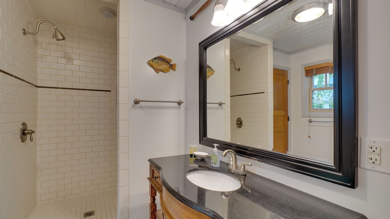 Photo of Bathroom in Byrdstown