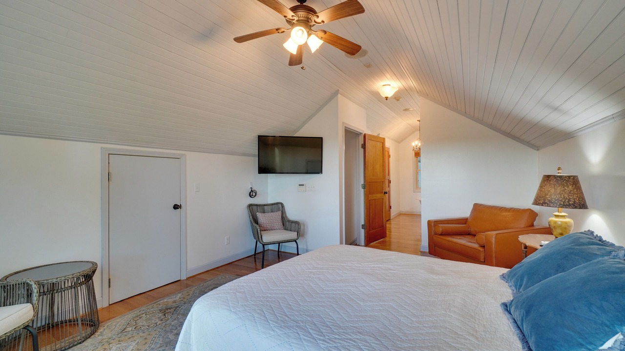 Photo of Bedroom in Byrdstown