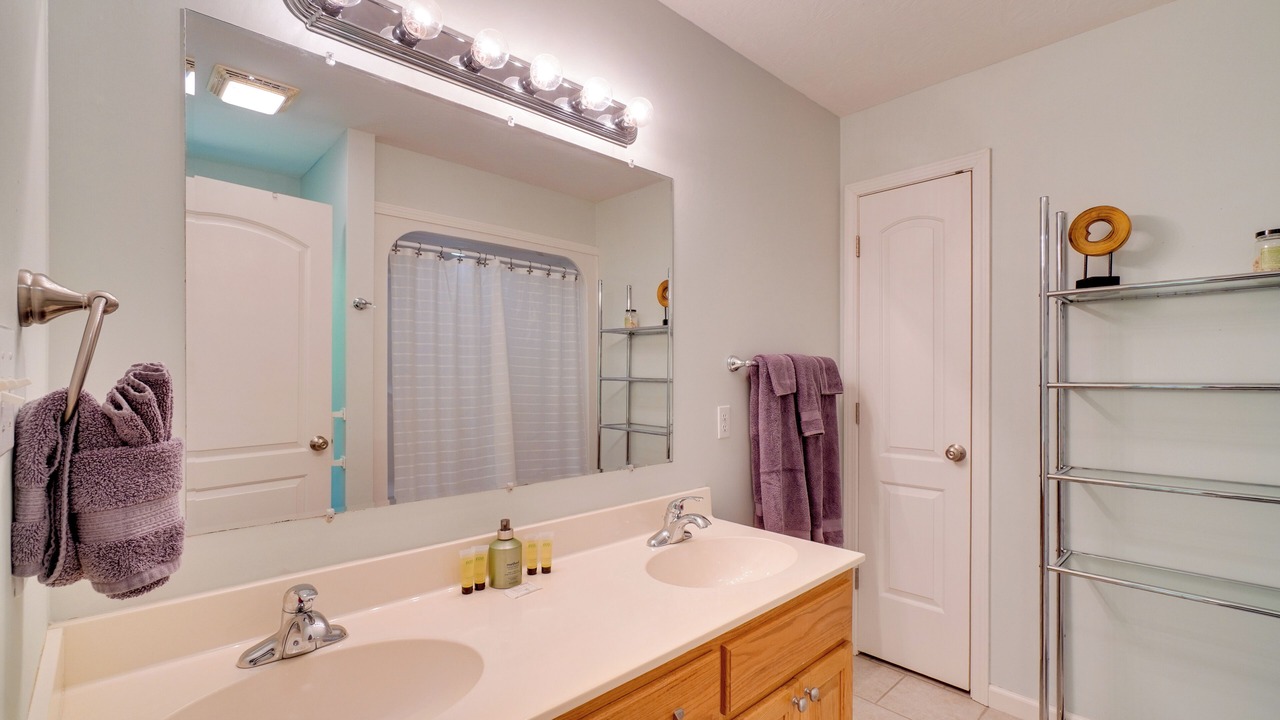 Photo of Bathroom in Byrdstown