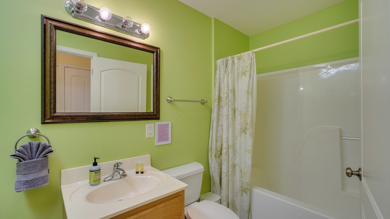 Photo of Bathroom in Byrdstown