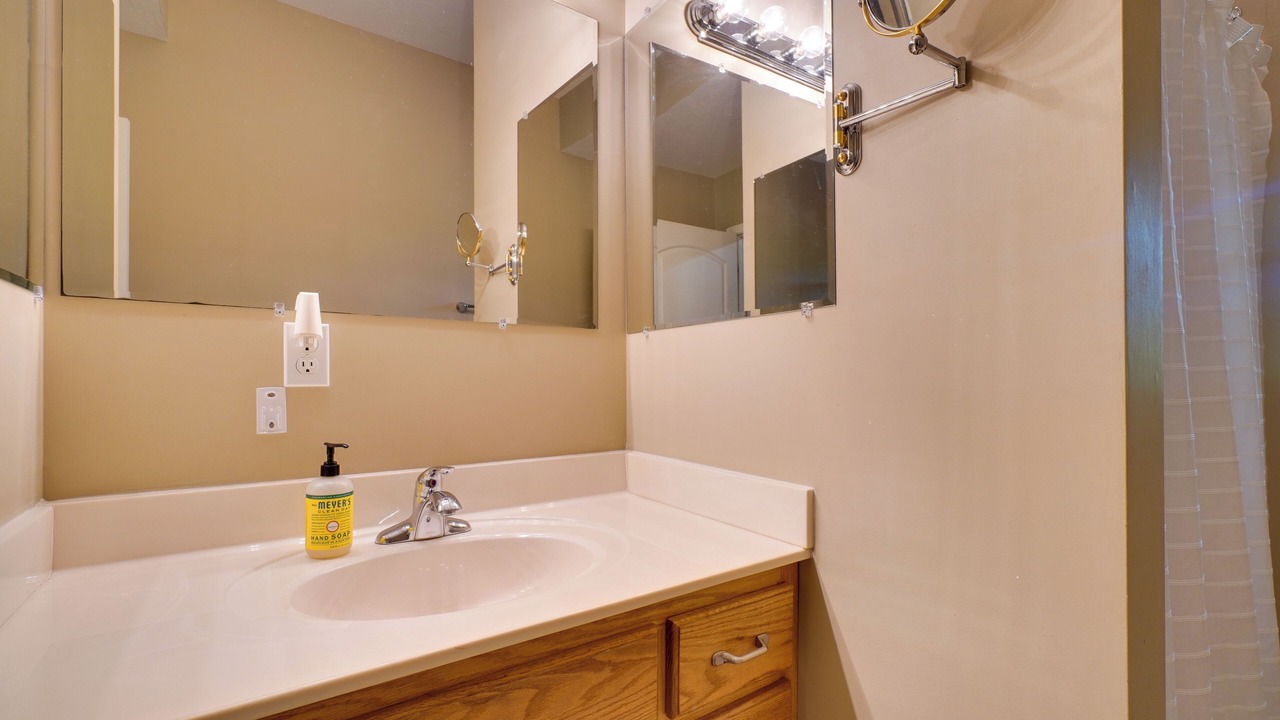 Photo of Bathroom in Byrdstown
