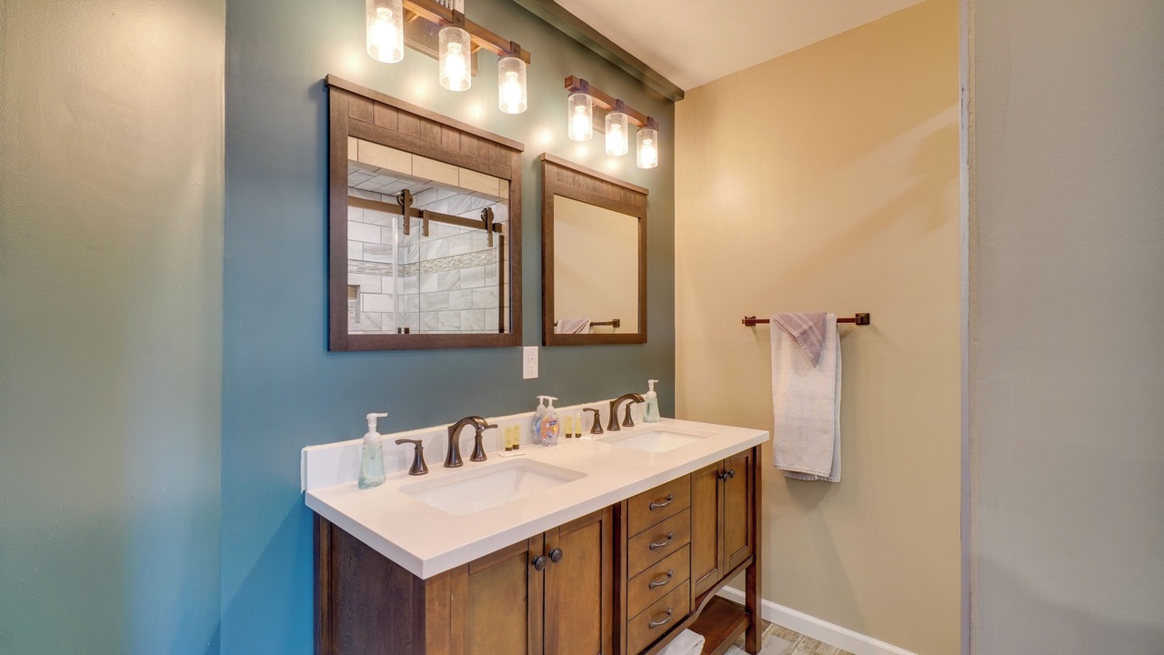 Photo of Bathroom in Byrdstown
