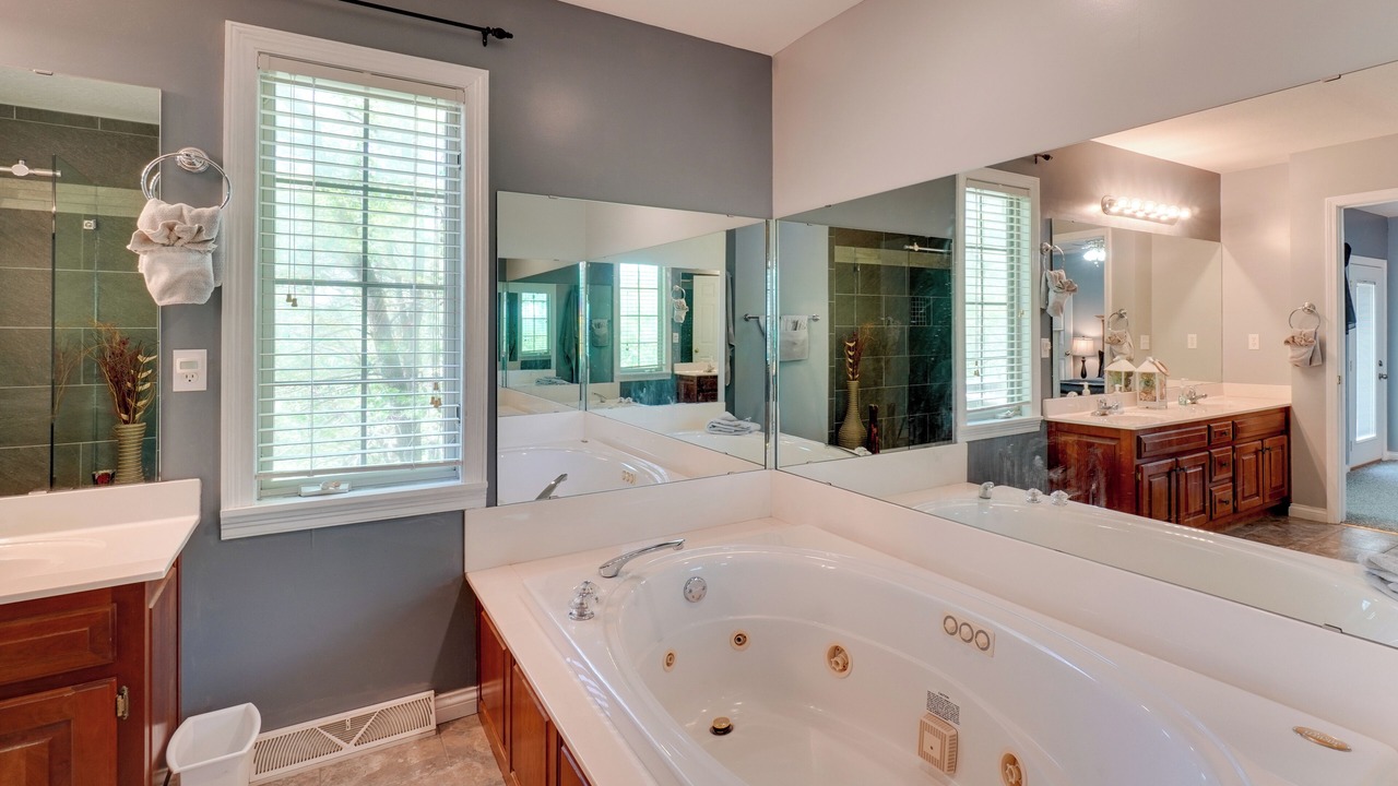 Photo of Bathroom in Byrdstown