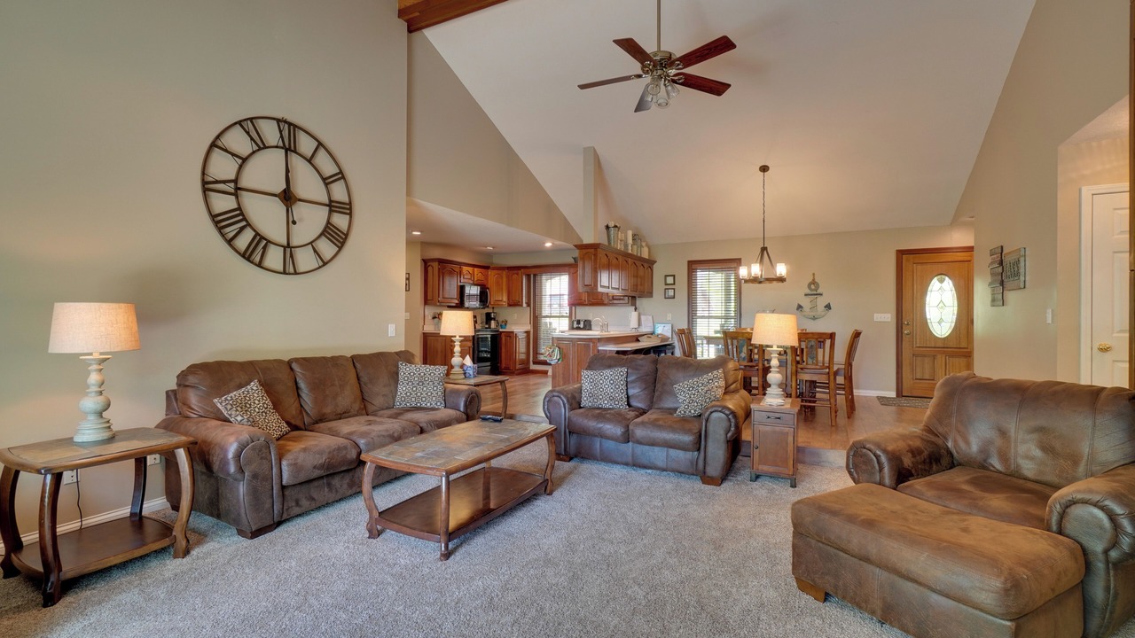 Photo of Livingroom in Byrdstown
