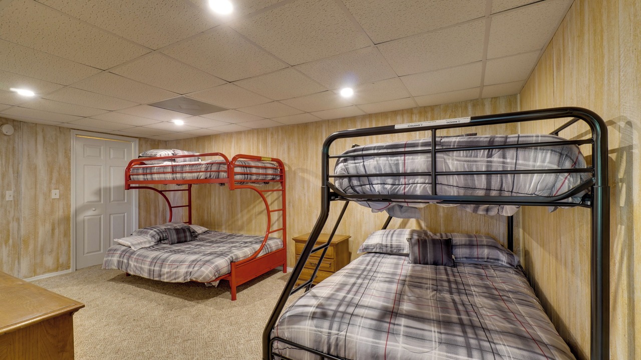 Photo of Bedroom in Byrdstown