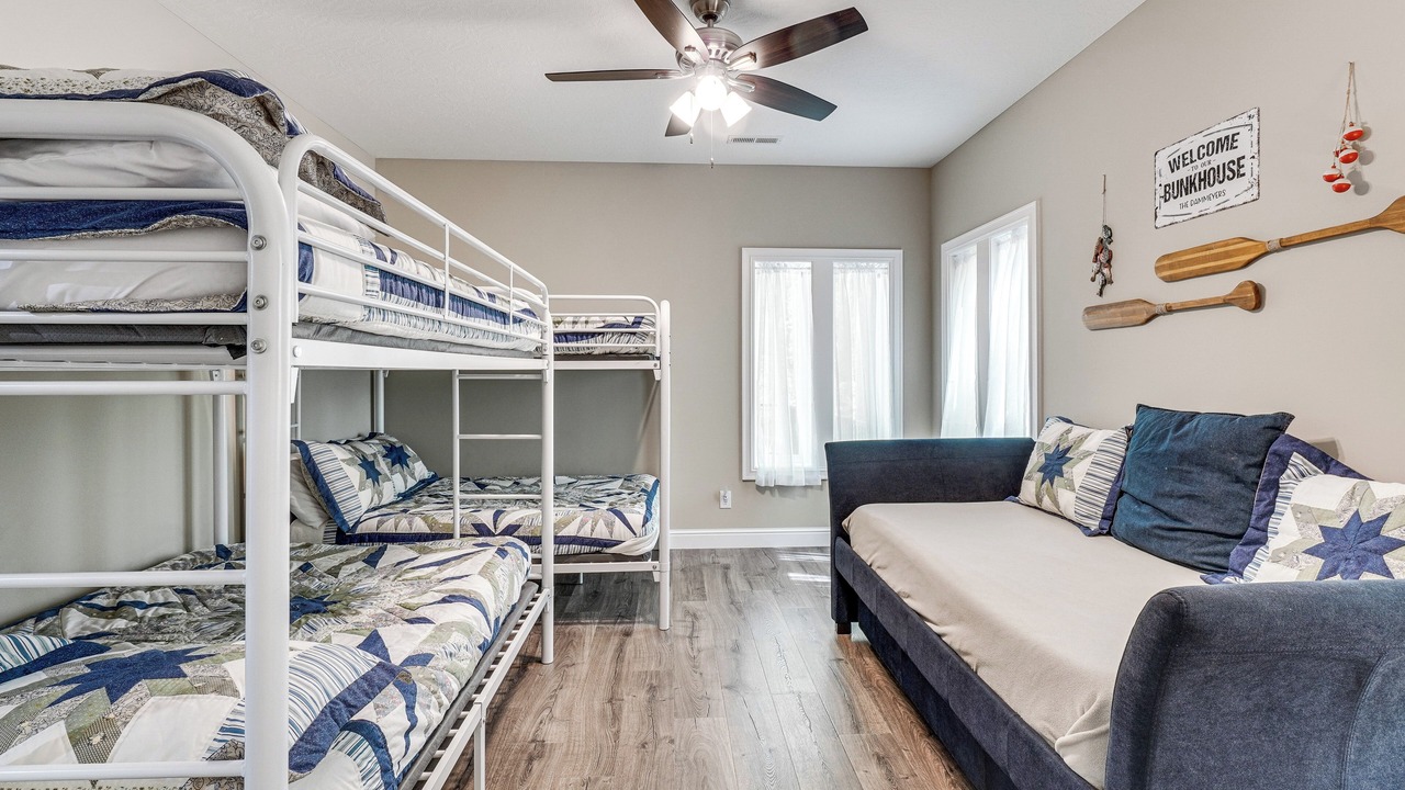 Photo of Bedroom in Byrdstown