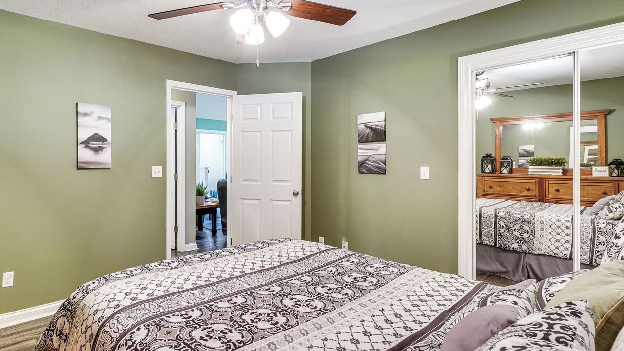 Photo of Bedroom in Byrdstown