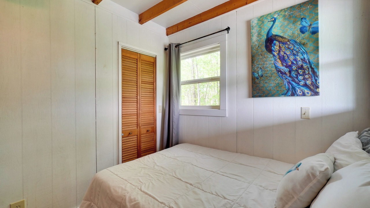 Photo of Bedroom in Byrdstown