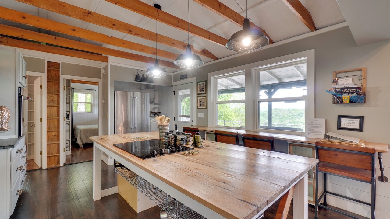 Photo of Kitchen in Byrdstown