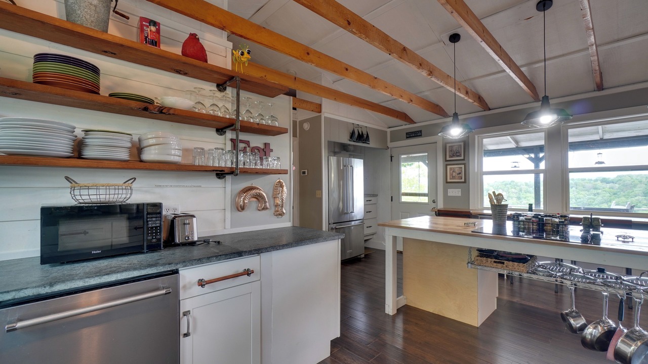 Photo of Kitchen in Byrdstown