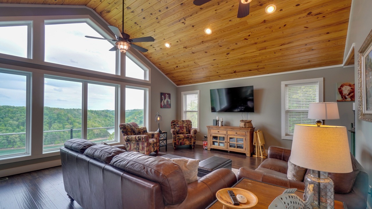 Photo of Bedroom in Byrdstown