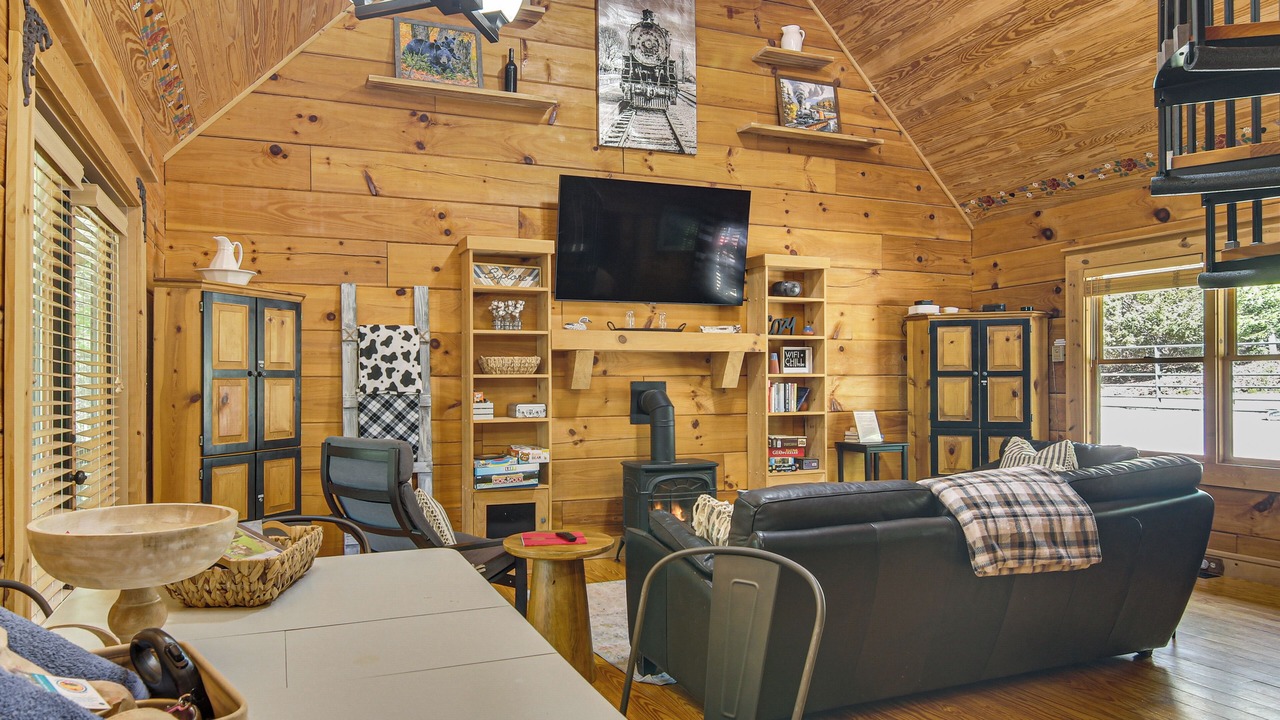 Photo of Livingroom in Saluda