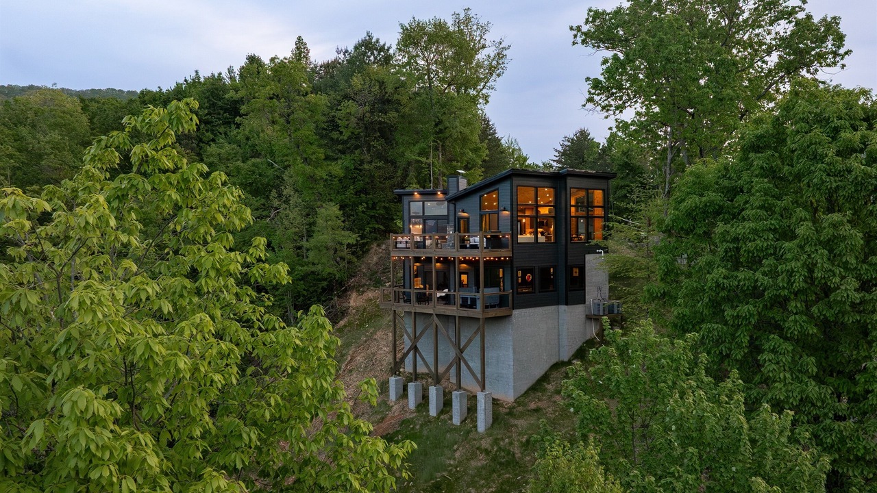 Photo of Livingroom in Wears Valley