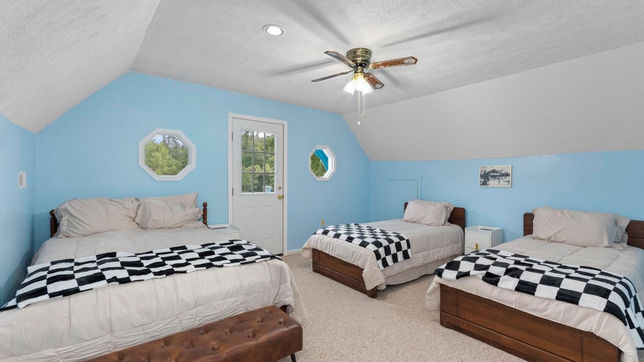 Photo of Bedroom in Kuttawa
