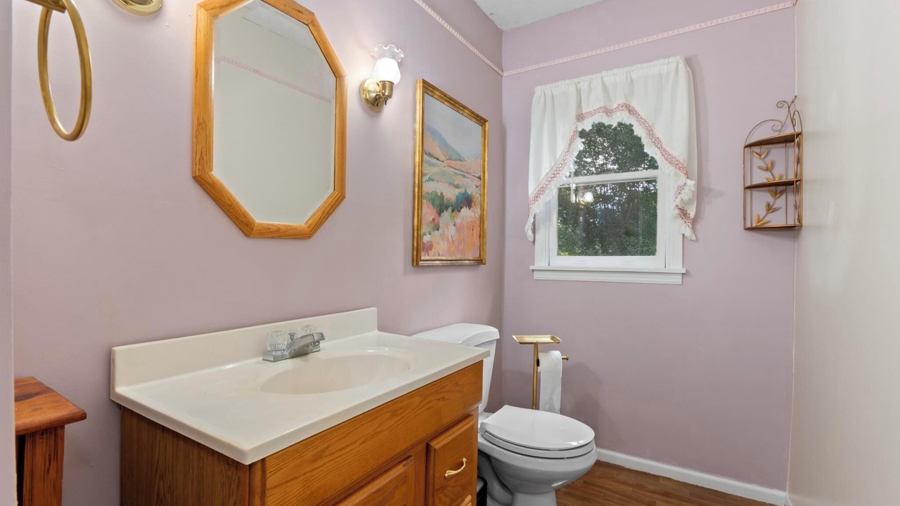Photo of Bathroom in Kuttawa