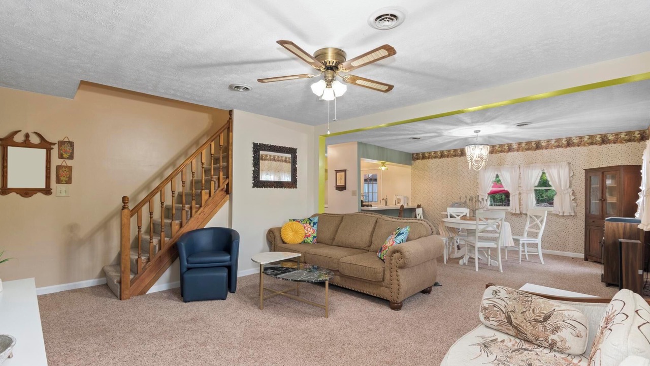 Photo of Livingroom in Kuttawa
