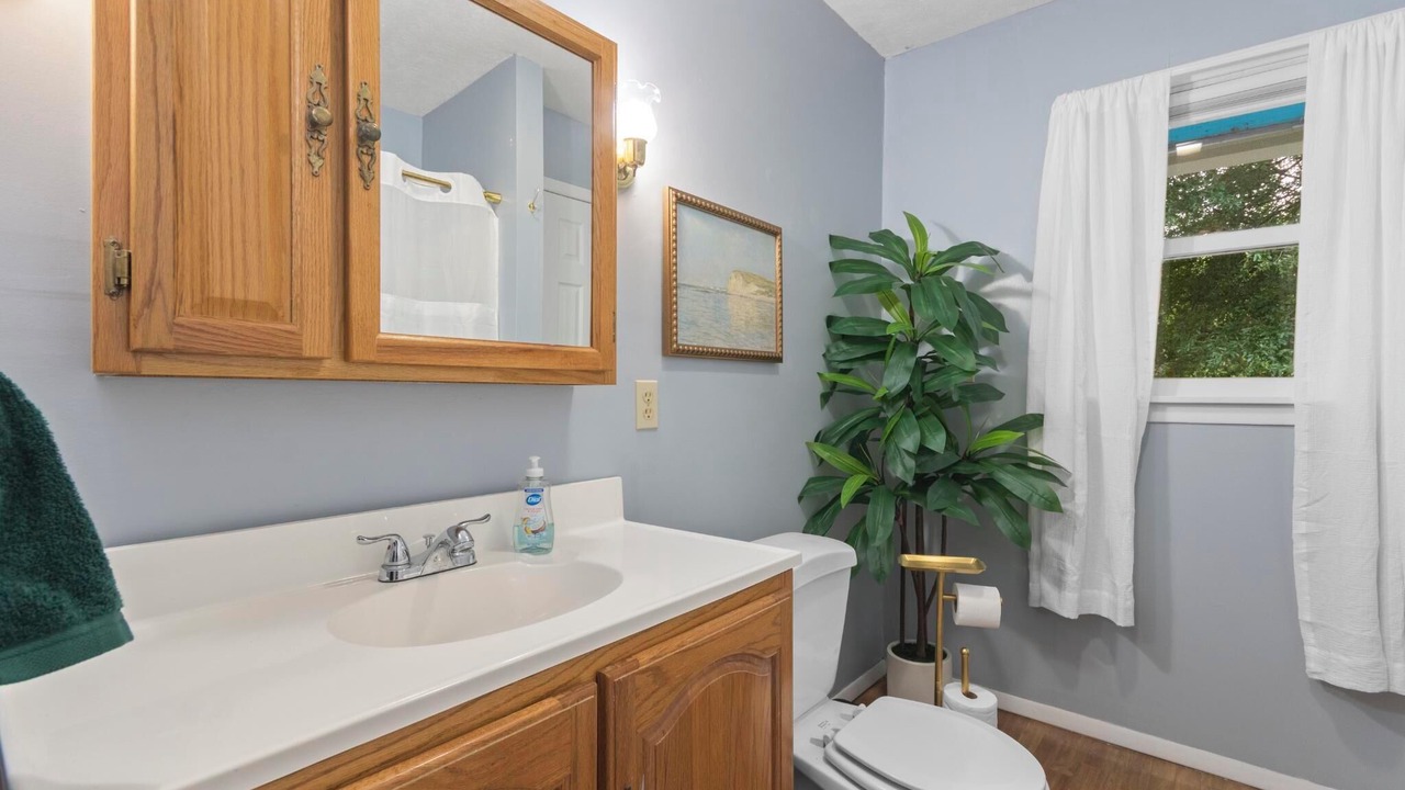 Photo of Bathroom in Kuttawa