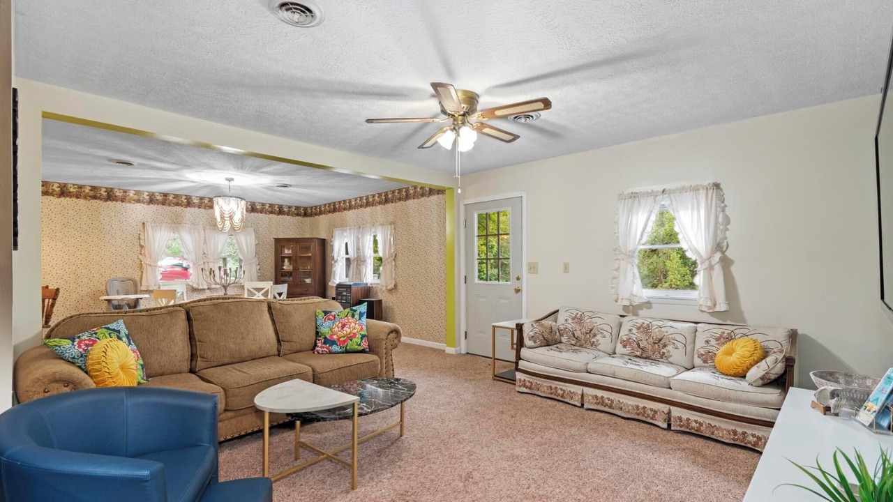 Photo of Livingroom in Kuttawa