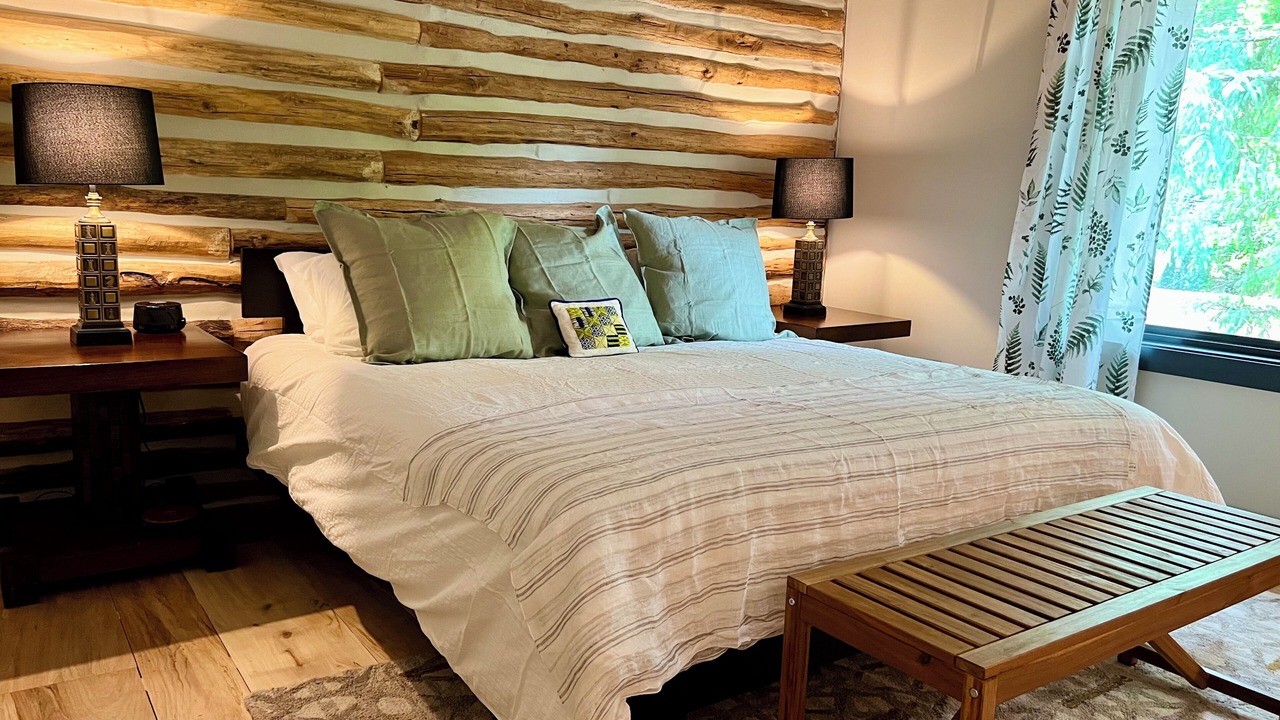 Photo of Bedroom in Hendersonville