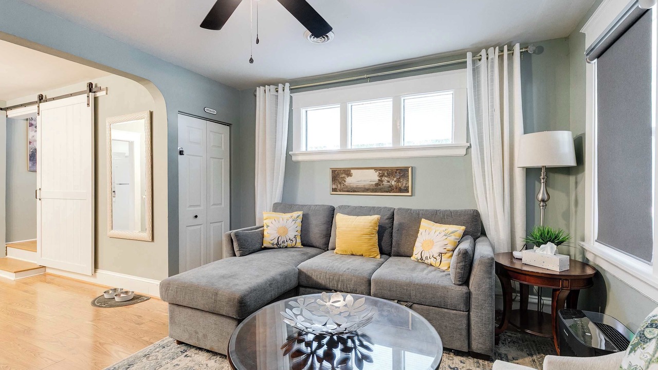 Photo of Livingroom in Richmond