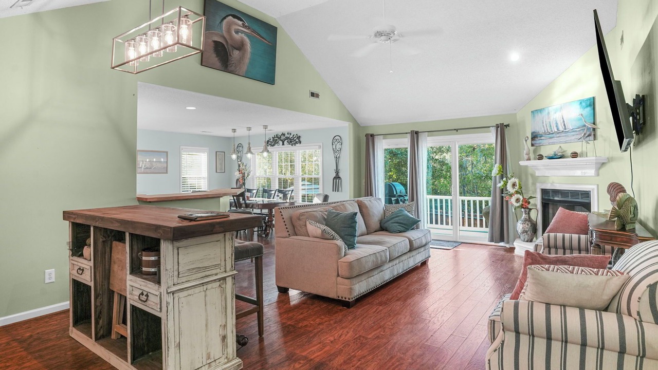 Photo of Bedroom in Myrtle Grove