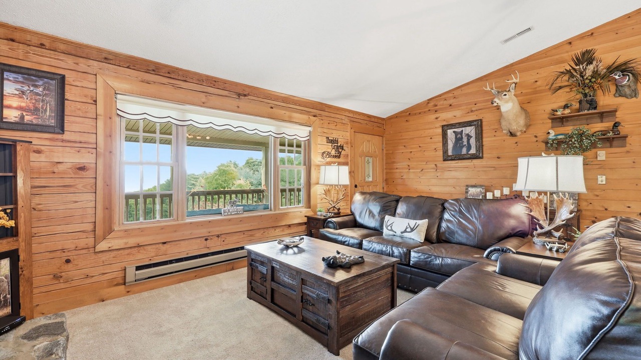 Photo of Livingroom in Waynesville