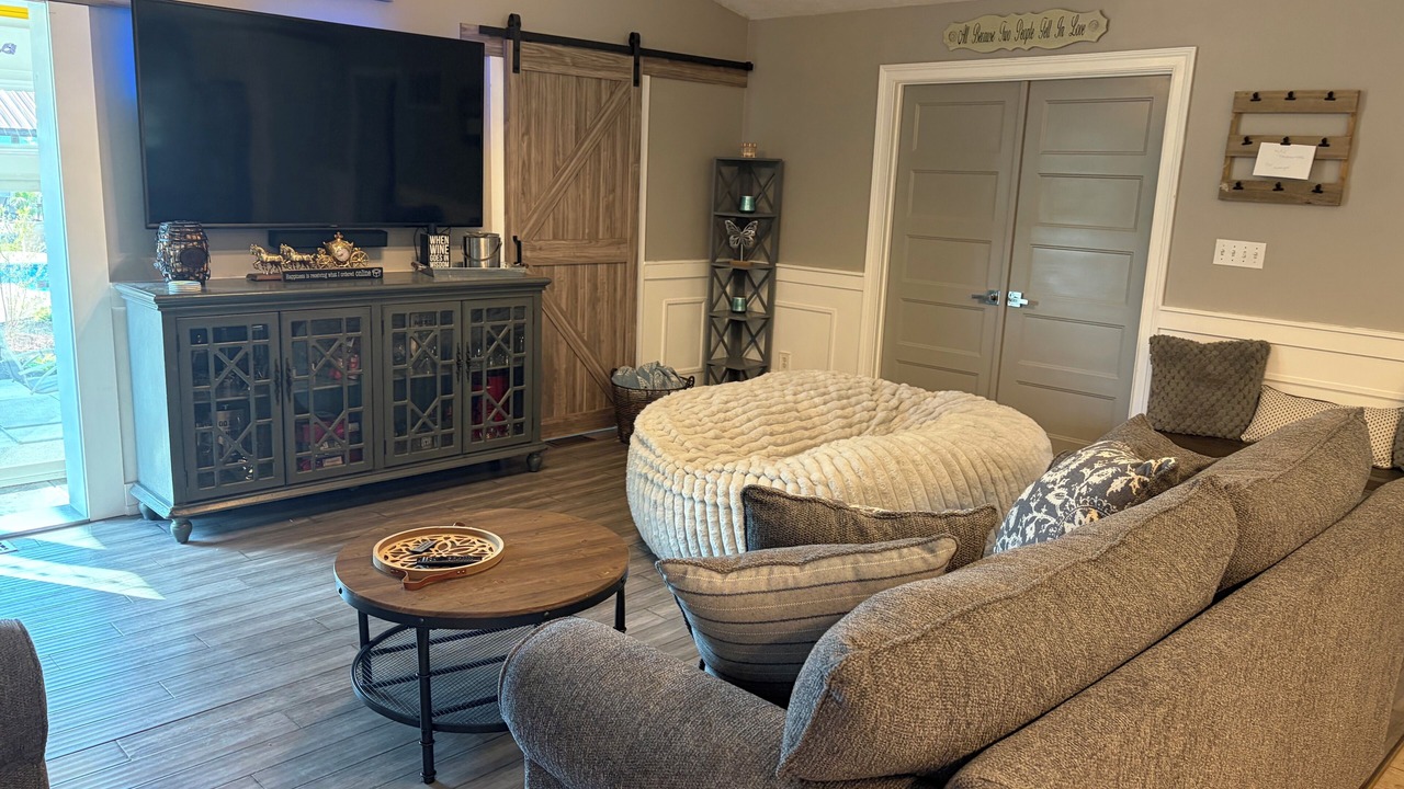 Photo of Livingroom in Hillview