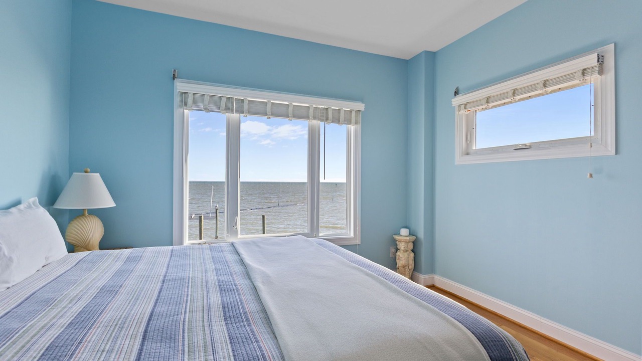 Photo of Bedroom in Sealevel