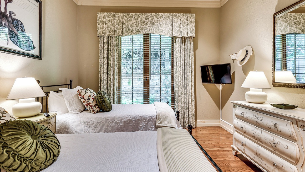 Photo of Bedroom in Mountain Air