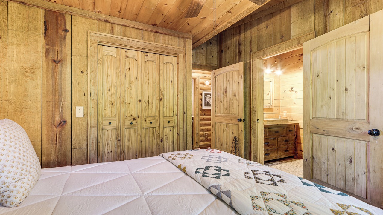 Photo of Bedroom in Waynesville