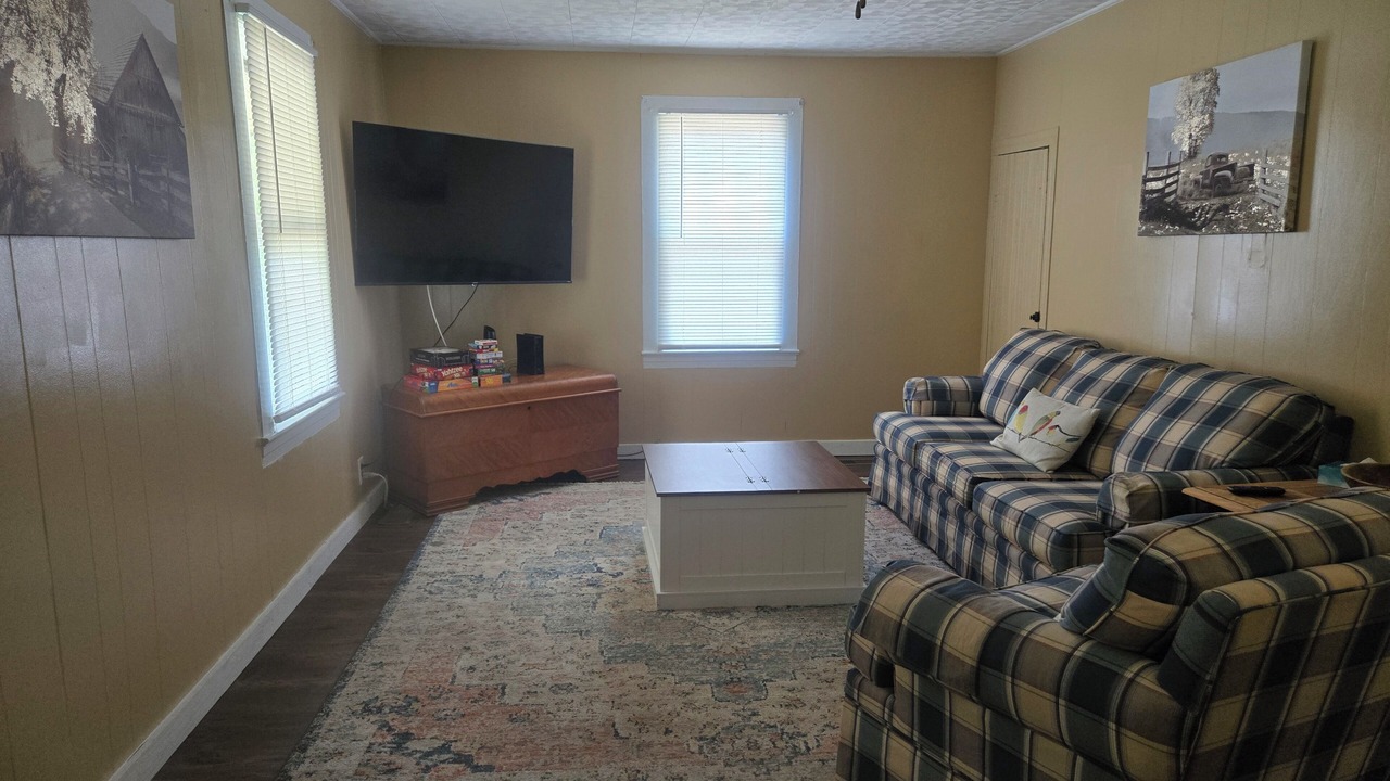 Photo of Livingroom in Mount Airy