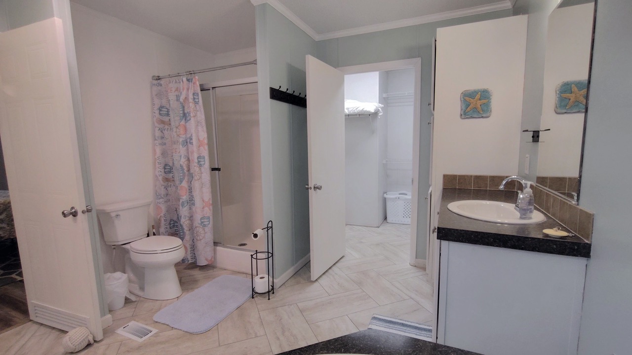 Photo of Bathroom in Harkers Island