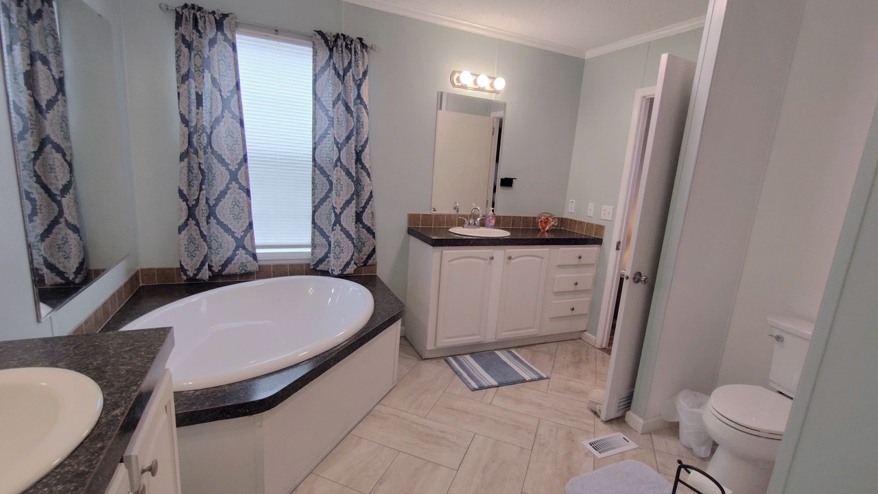 Photo of Bathroom in Harkers Island